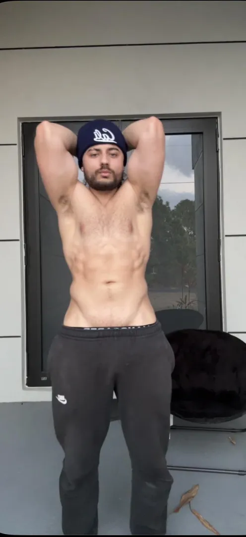 Kiss my V? posted by exoticpariss