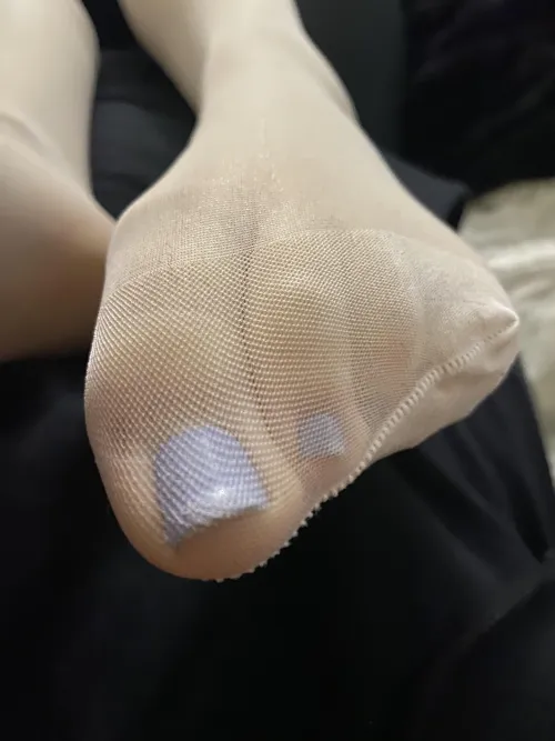 Kiss them  by DrippingHoney69