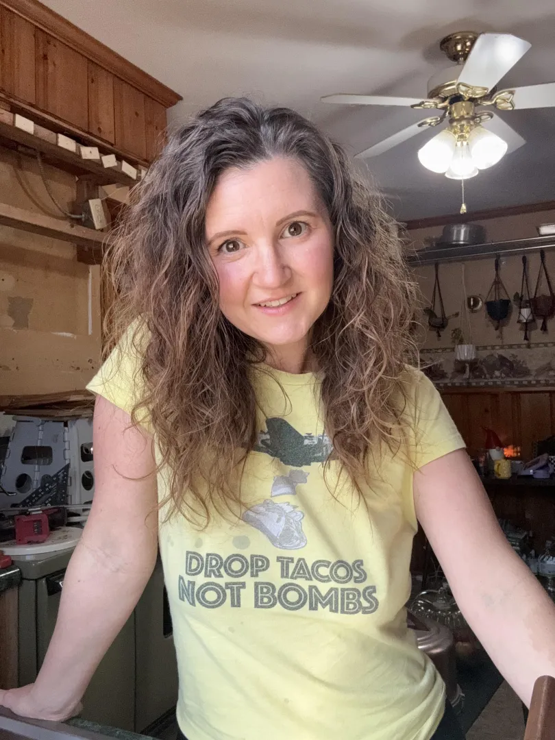 Kitchen’s in remodel mode; I’m in naturally tease the neighbors mode [f] posted by MrsBeaCullen