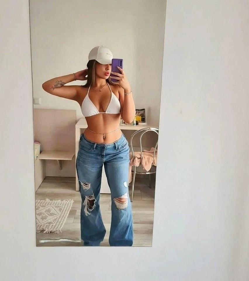 Kneel for me and start dispensing cash posted by ArabellaStonne