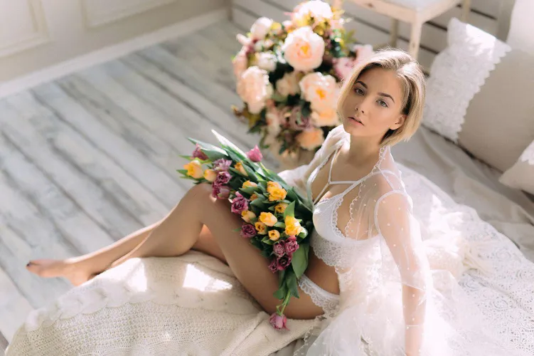 Knows what she wants, and how to get it by NSFWPostmaster9000