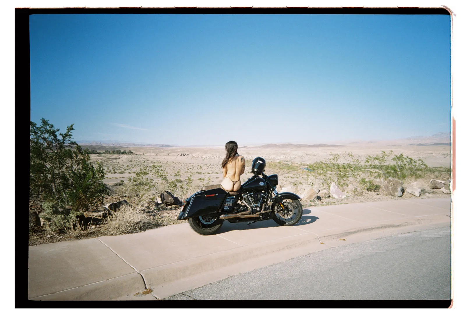 Kodak SNAPIC A1 / 35mm Kodak 200. Frontier overscan. posted by pineapple__magazine