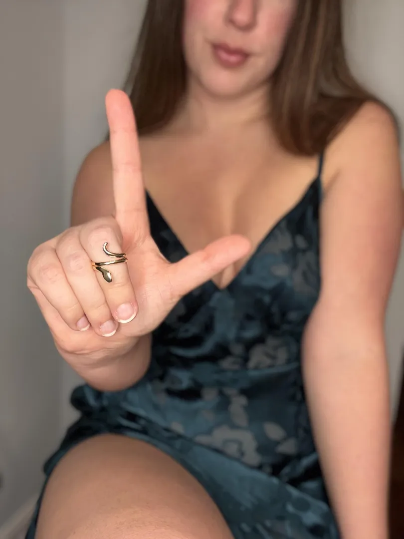 ‘L’ is for the way you leak out cash like the little loser you are  posted by YesMissMedusa