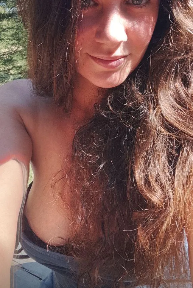 La delicatezza del sole che scalda la pelle ❤️ posted by GinnyClaire1996