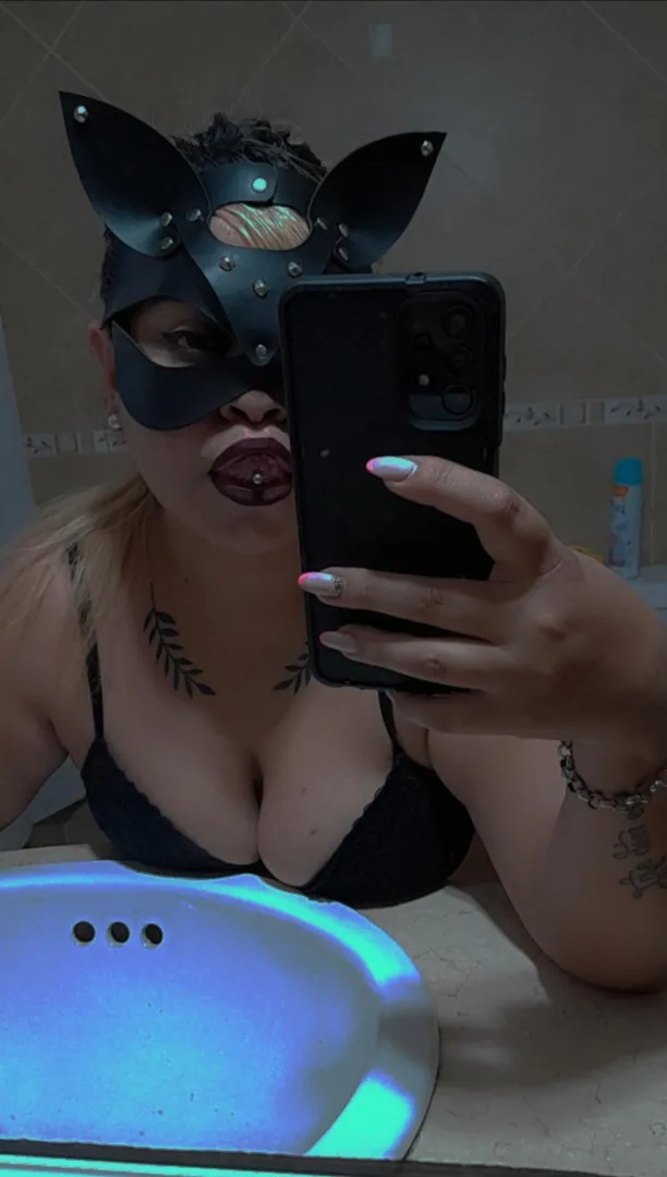 La gatita quiere leche [f] posted by m1laf0x