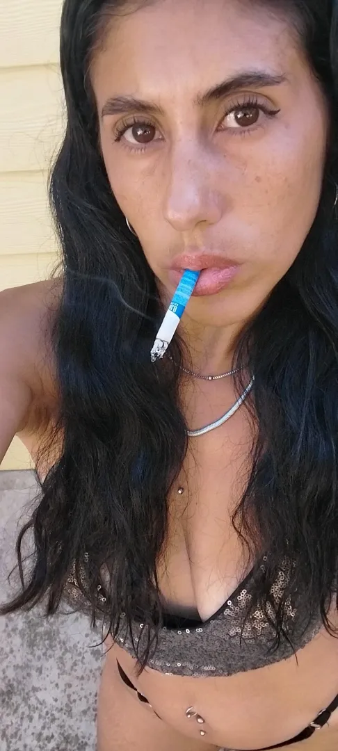 La mamy fumadora, ven y házme compañía! posted by lilit111