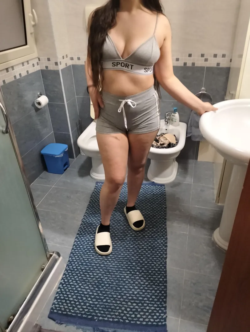 La mia ragazza posted by Mysterious-Bowler494