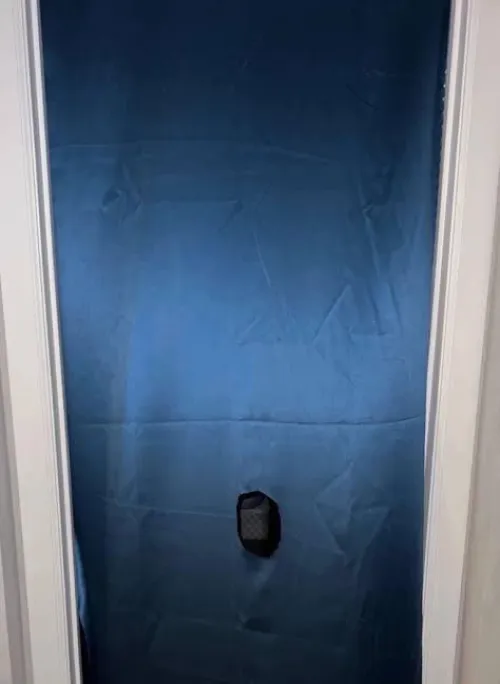 #LA Sexy CD looking to host in my gloryhole, only fit hung guys by cosmicsexy25