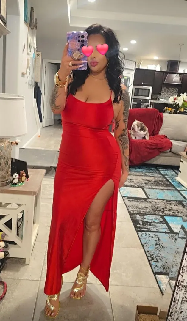 Lady in red posted by MAzing23
