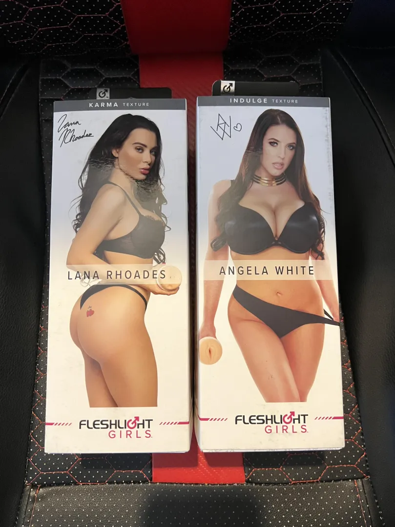 Lana and Angela posted by Knappevrouwen