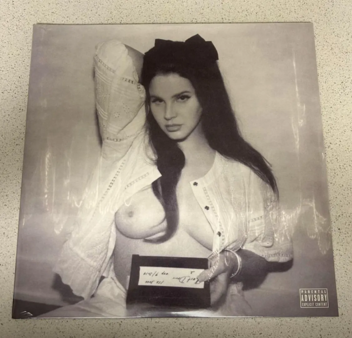 Lana Del Ray posted by ronthedon625