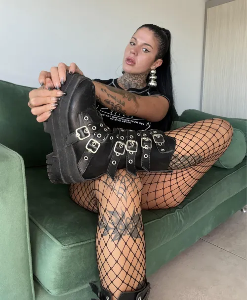 Las botas dicen todo lo que no hace falta que diga by girlytattoo