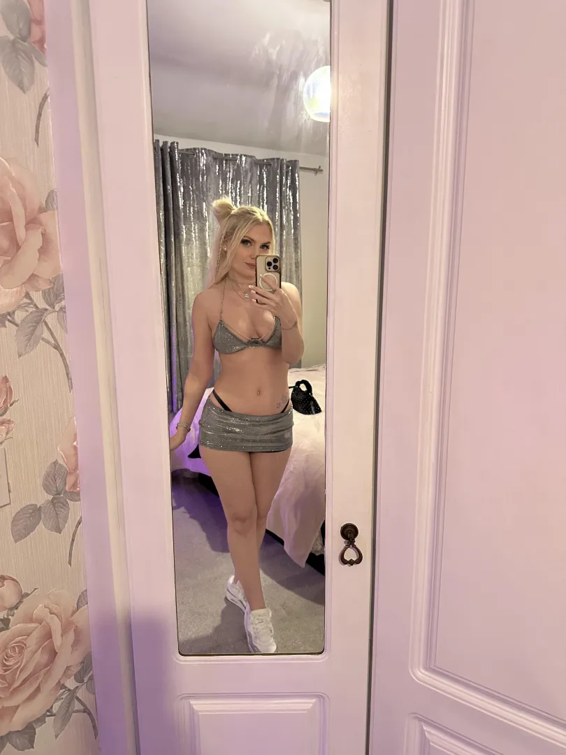 Last night was such a fun live stream!  if you missed it, don’t worry you can see it on my wall for free after you subscribe  you can also see all of my new girl girl content that’s posting too!  Now’s the time to sub and have fun with me  link bel posted by ittybityprettykitty