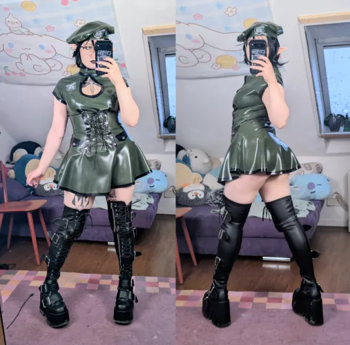 Latex military lady (shiny-succubus) by shiny_succubus