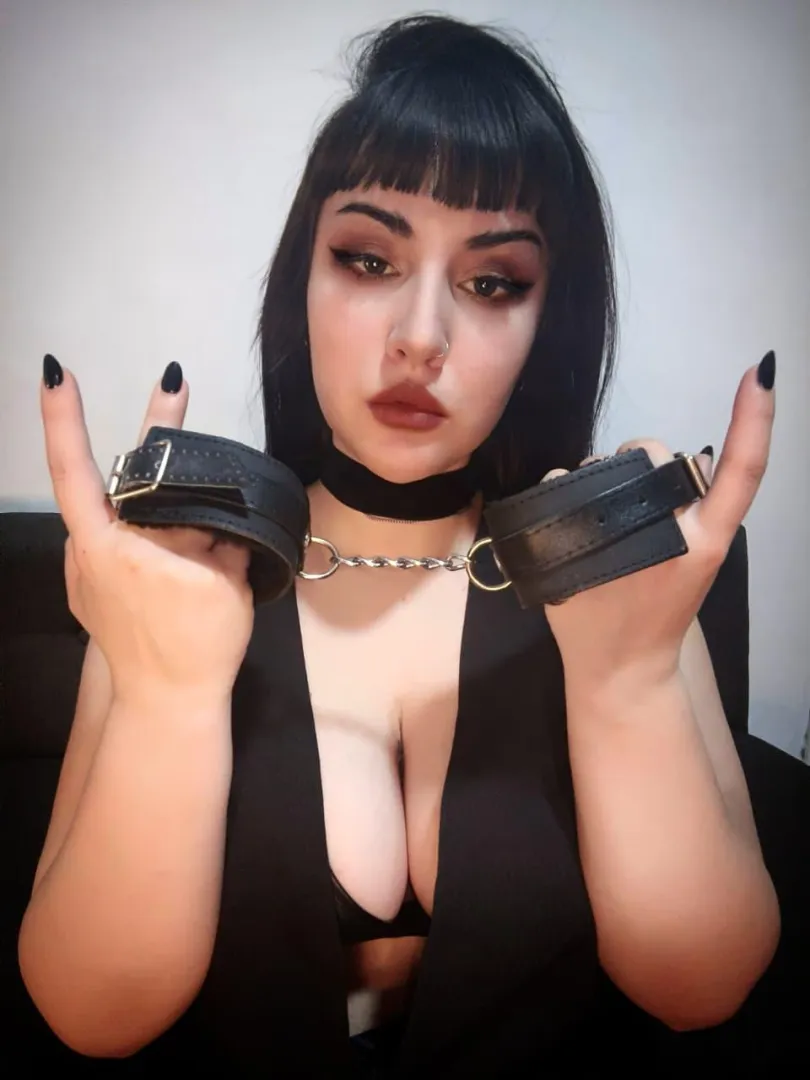 Latina by birth, dominant by nature. posted by goddess_carmilla