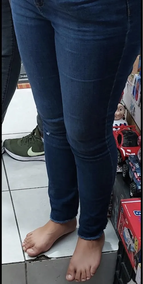 Latina soft feet by LookingForSexTime