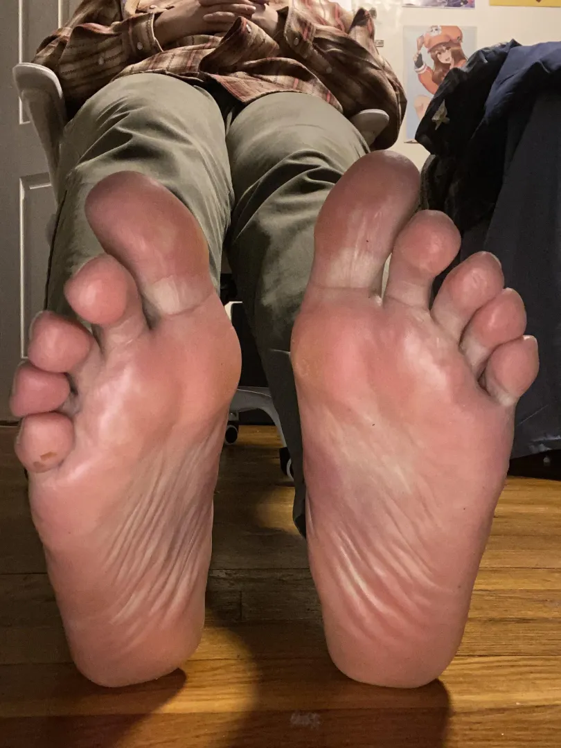 Lay down on floor while I use your face as a footrest to play Overwatch posted by GeneralZod0325