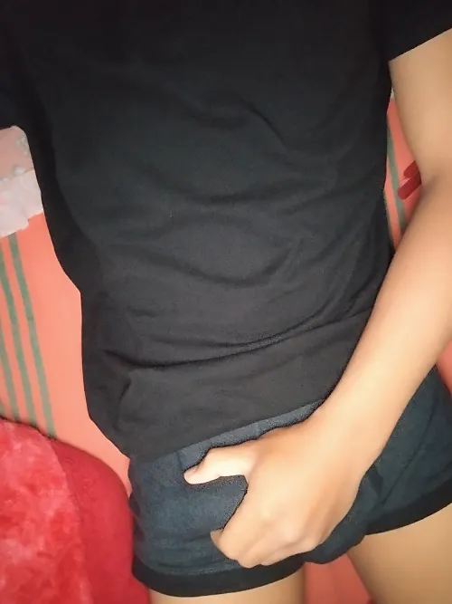 Laying in the bad pretty bored by Appropriate_Pop_848