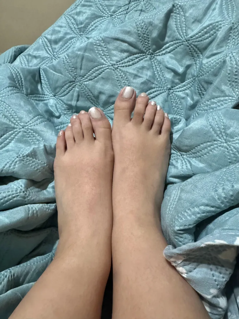 lazy morning mood ✨ posted by Velvet_Petals06