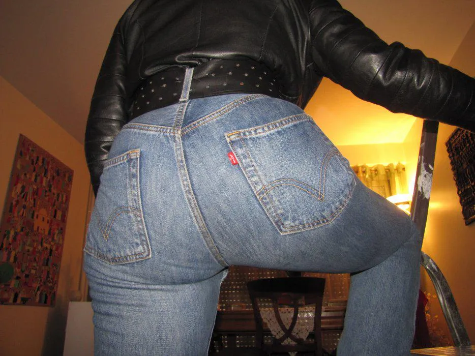 Le gros levis de ma femme posted by No_Hat_1719
