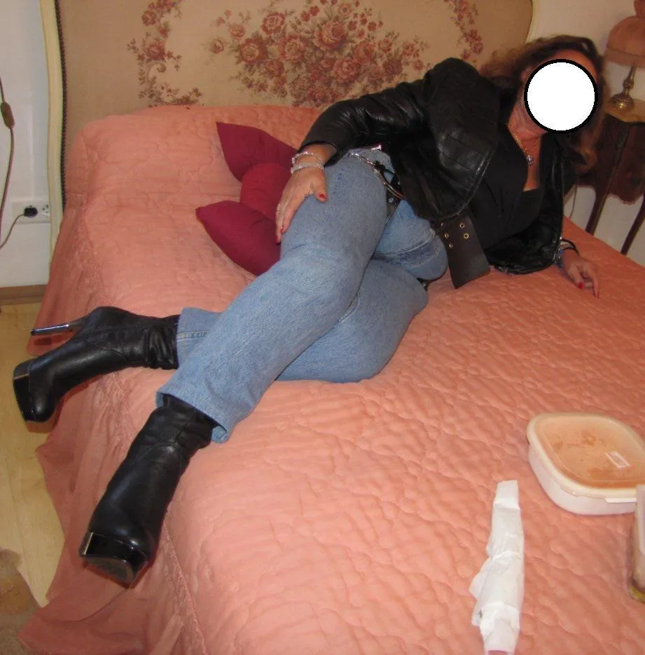 Le ventre de ma femme va exploser sa grosse braguette posted by No_Hat_1719