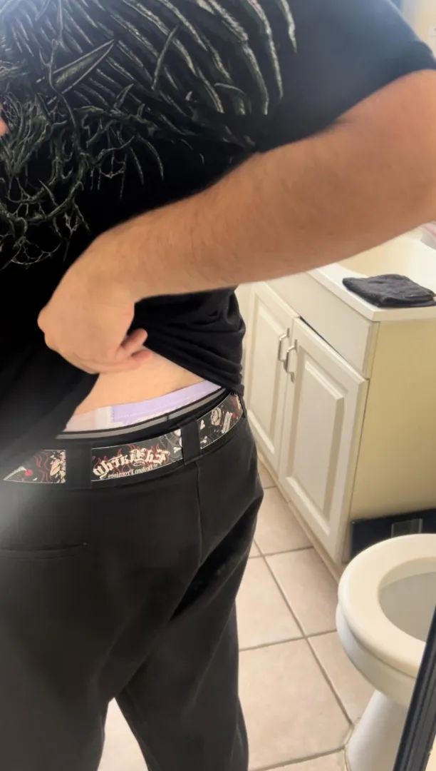 Leaked while grocery shopping >~< posted by GhettoOcat