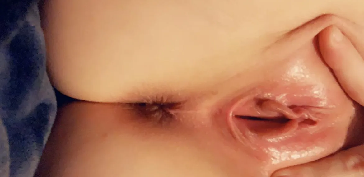 Leave my pussy a stretched, gaping hole when you’re finished posted by h0rnyg1rl4u