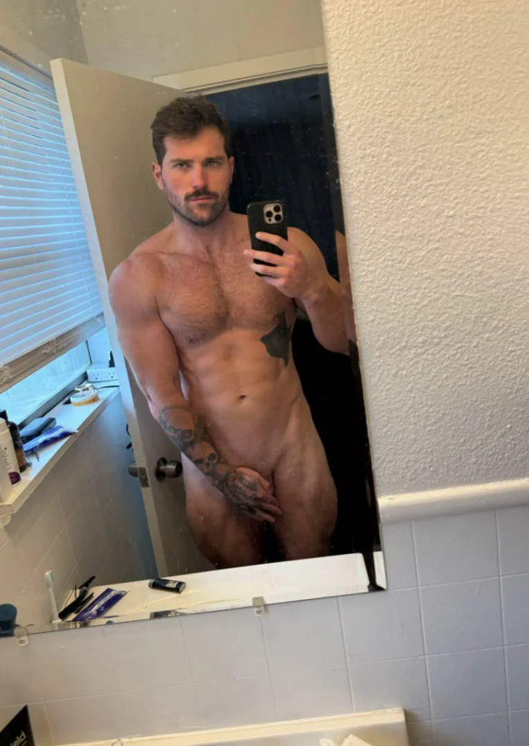 Left just enough for your imagination to clock in posted by jellyscream