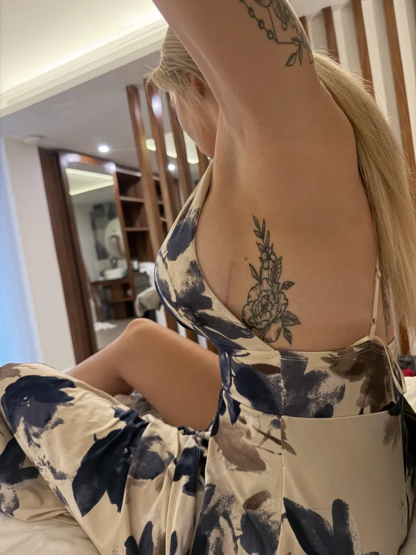 Left side posted by ellahazelofficial