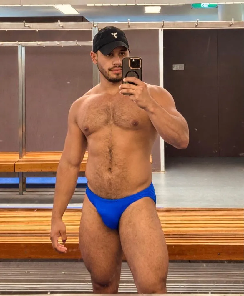 Leg day + swimming are my favourite days @adanssmith posted by nopenotmereally