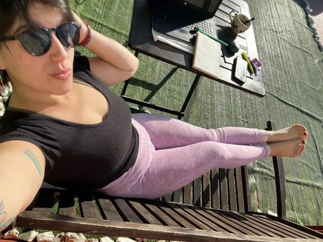 Leggings make it very hard by Inesitaax