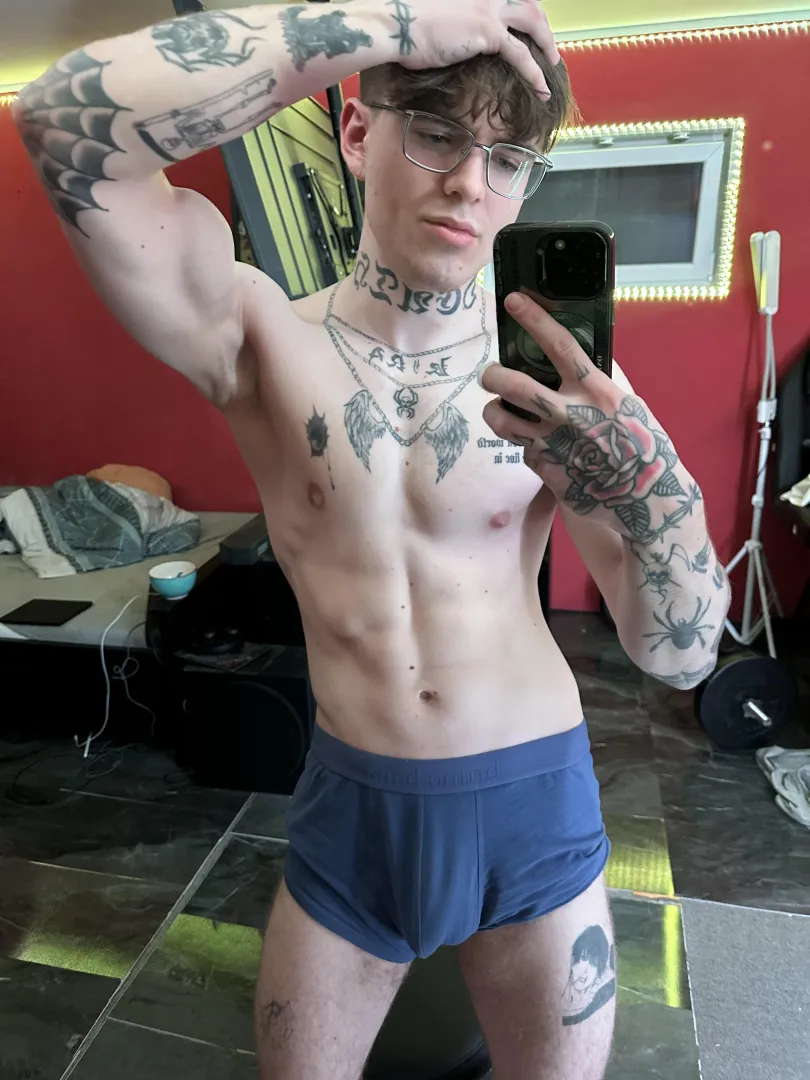 lemme pound your holes posted by imraezify