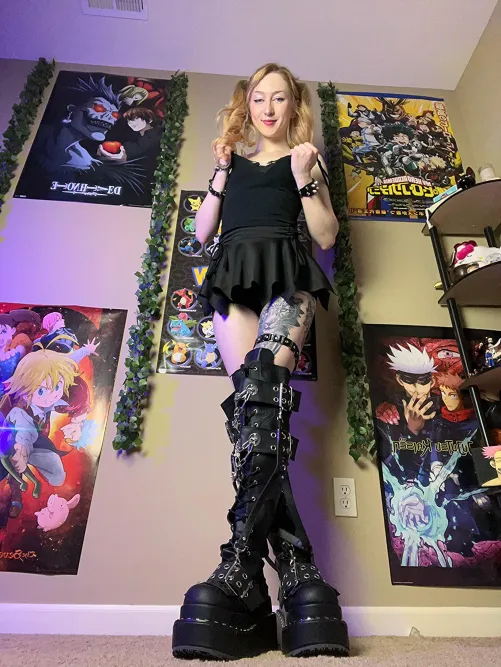 leopard eyes are peeking at ya by blightbrat