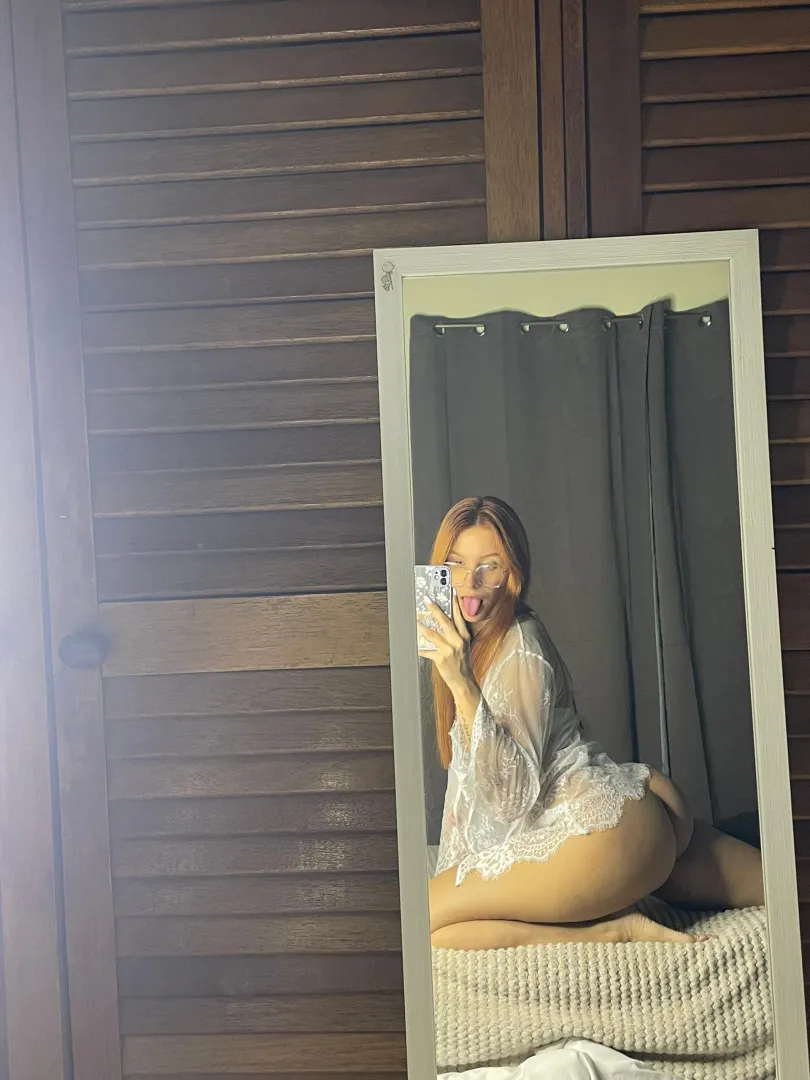 Let me be your favorite peachy girl posted by BvbyCloe