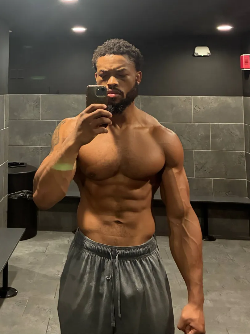 Let me get that close to you [29] posted by echo_larkspur