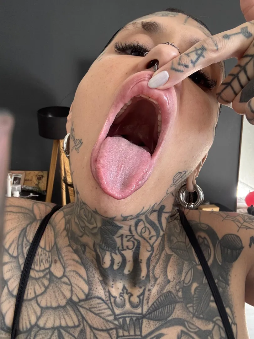 Let me lick you  posted by mummymorgana