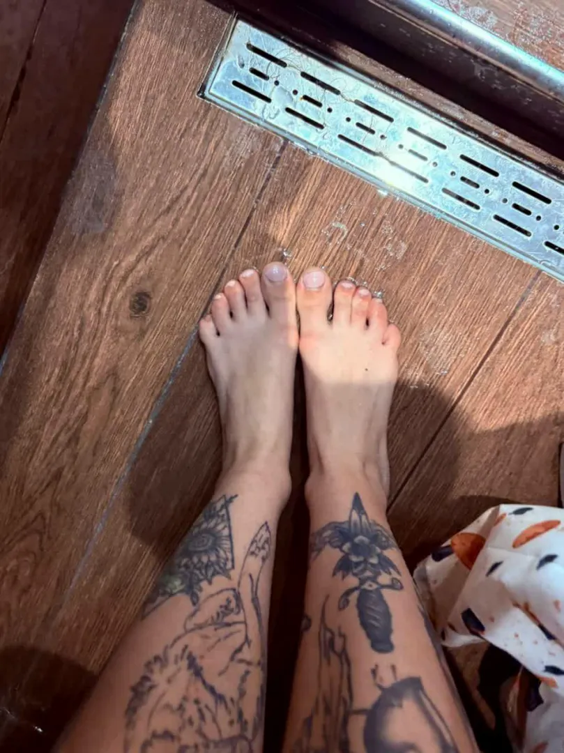 Let me take contol of your cock size6 posted by WonderlandWomen