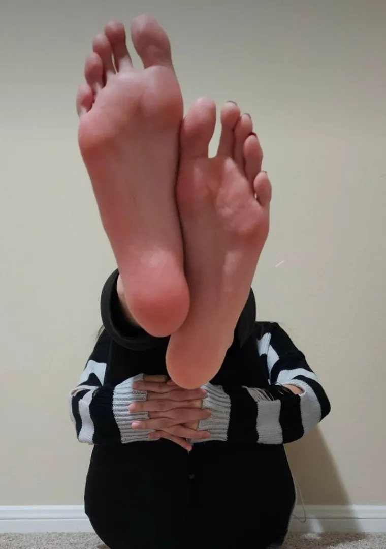 Let my cover your face with my Asian size 10s posted by MeiSoles