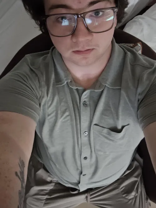 Lets hang out, its only me rn :3 by Rancid_beanie