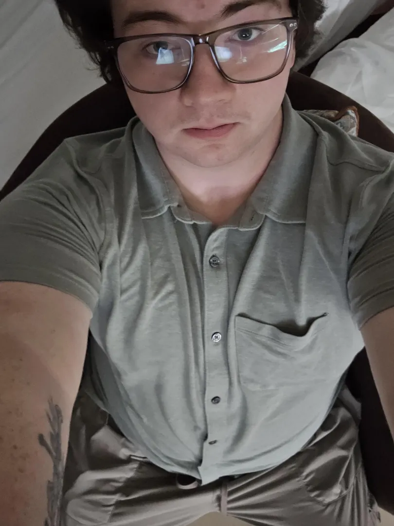 Lets hang out, its only me rn :3 posted by Rancid_beanie