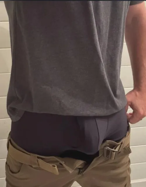 Let’s have fun today. Chill, respectful, blue collar - cowboy type. Looking to fulfill your needs. Dm your details by 2021rm