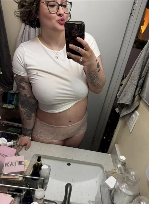 let’s have some fun-online & available  [sexting] [gfe] [premades] [customs] & more. dm for full menu  by coppalea