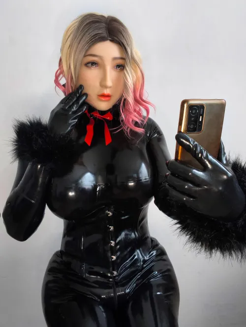 Lets make a doll selfie! by DavinaDarkness