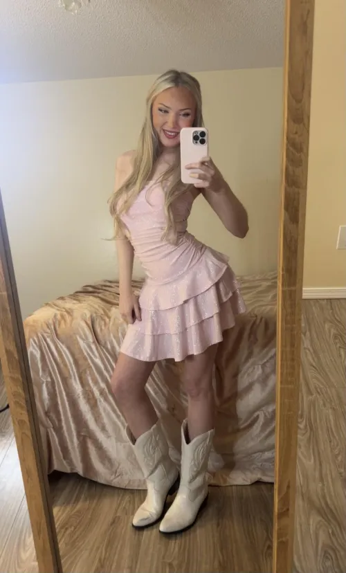 Let’s play a lil game: Guess how many times I had my drinks funded tonight? If you guess wrong you’re sending for whatever I want tonight (the best game ever btw you have to play) by goddesssophie111