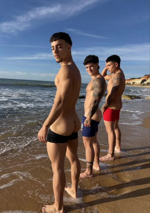 Let's play beach soccer by bootyy-liciouss