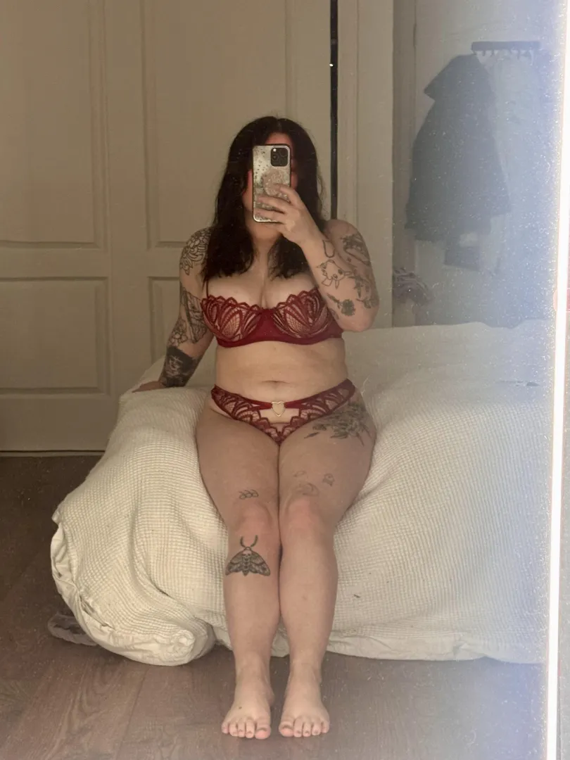 lets play together x posted by LilSophiax