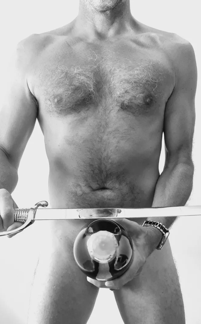 Let's share this [M]agnum Champagne on a Friday night... posted by Cph-Suit