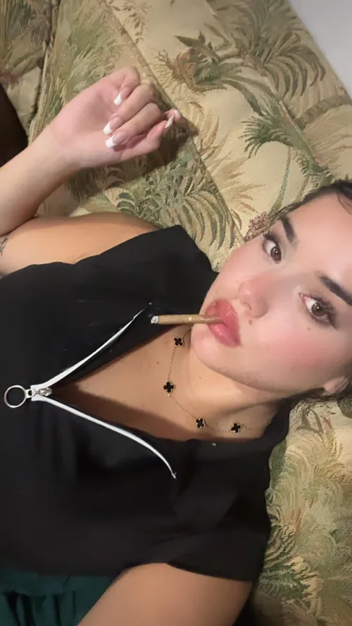 Let's smoke together by georginaqueenn