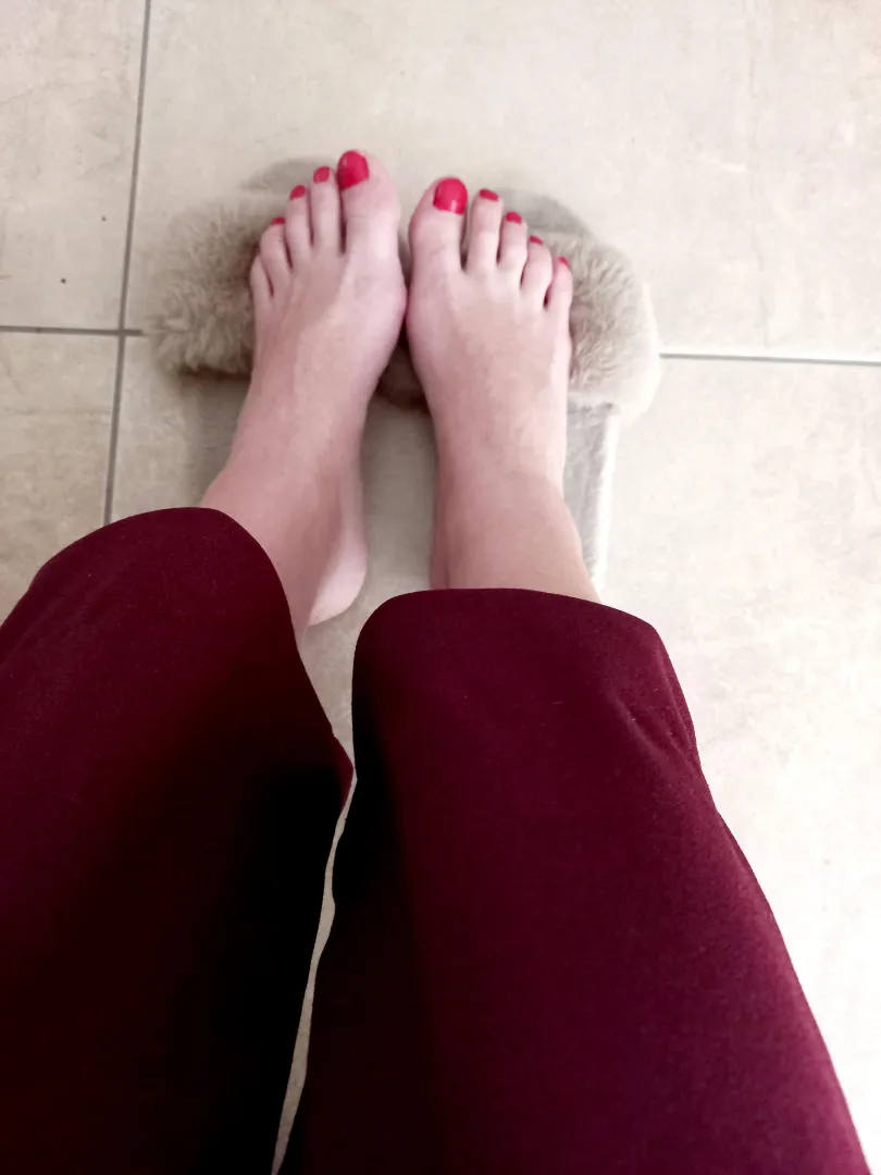 Let’s test something. How long did you look before reading this?(oc) posted by ToeFever