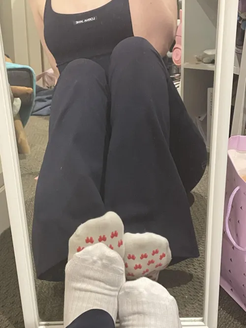 Let’s work out together ;) by Elliemayki